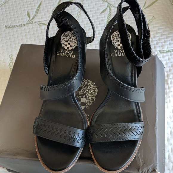 VINCE CAMUTO WEDGES - Picture 4 of 11